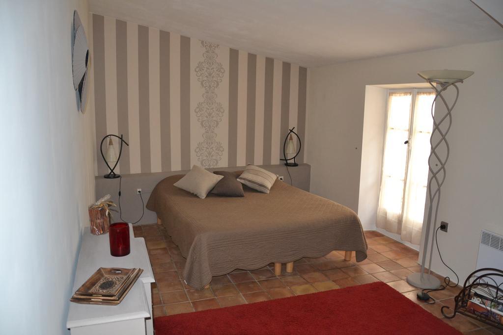 Maison Saint Louis Avec Jacuzzi Bed & Breakfast Besse-sur-Issole Dış mekan fotoğraf